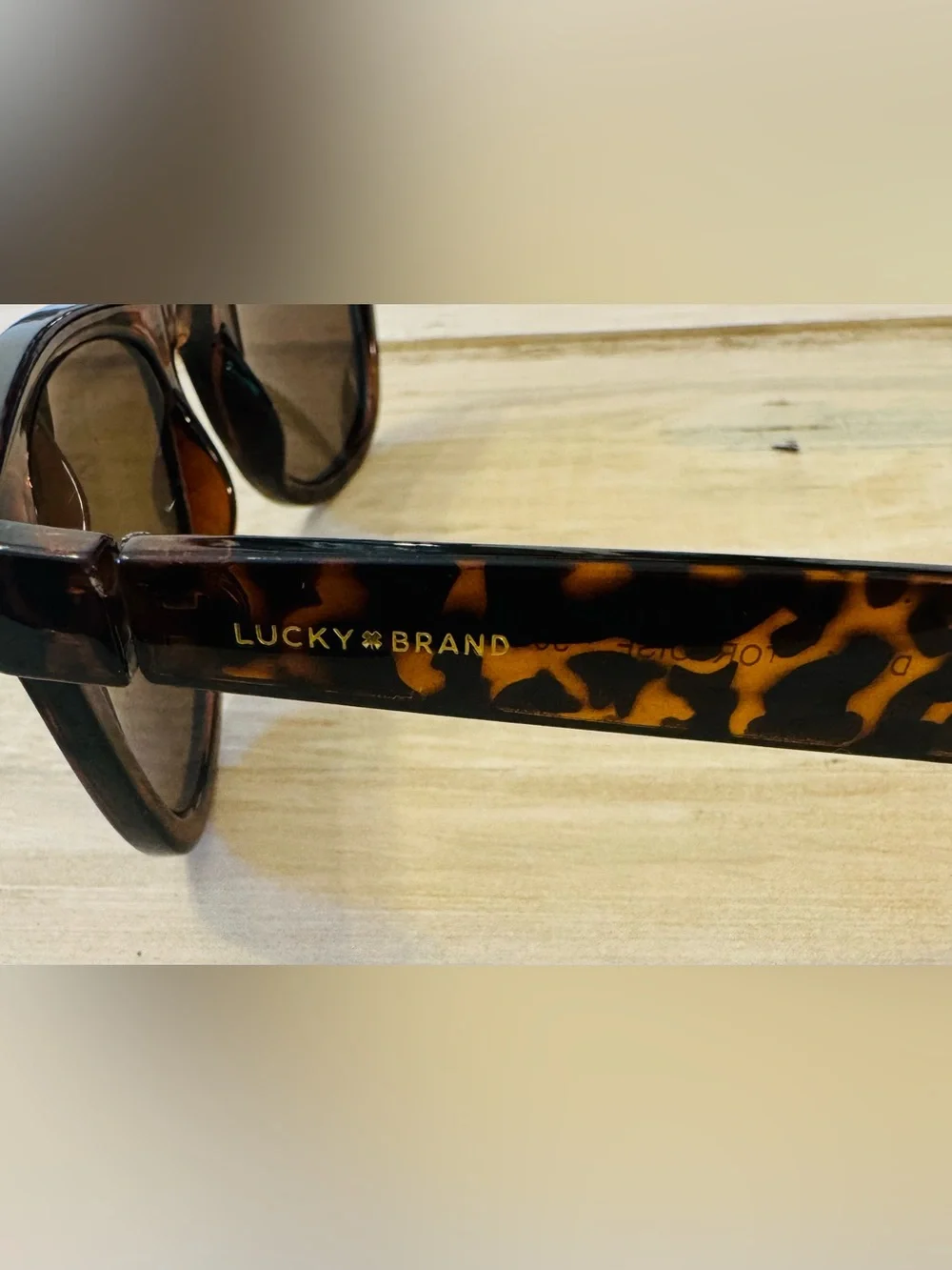 Lucky Brand Dusk Tortoise Cat 3 Sunglasses Brown Tortoise Frames